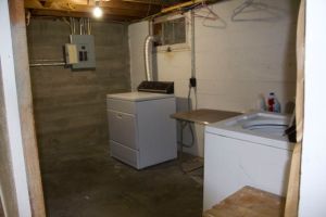Laundry room - nothing done in here, except laundry