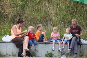 Shannon and I feed the minions lunch.